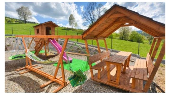 Domek W Swiatkowej Krempna Zewnętrze zdjęcie